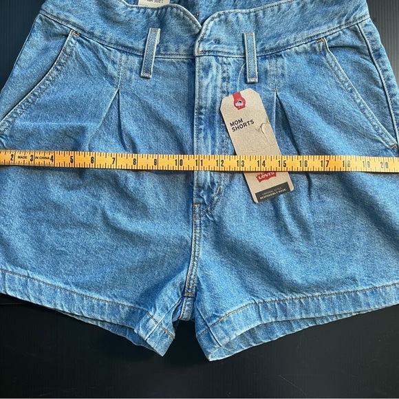 LEVIS MOM SHORTS SIZE 30 HIGH RISE RELAXED A LINE - Picture 8 of 16